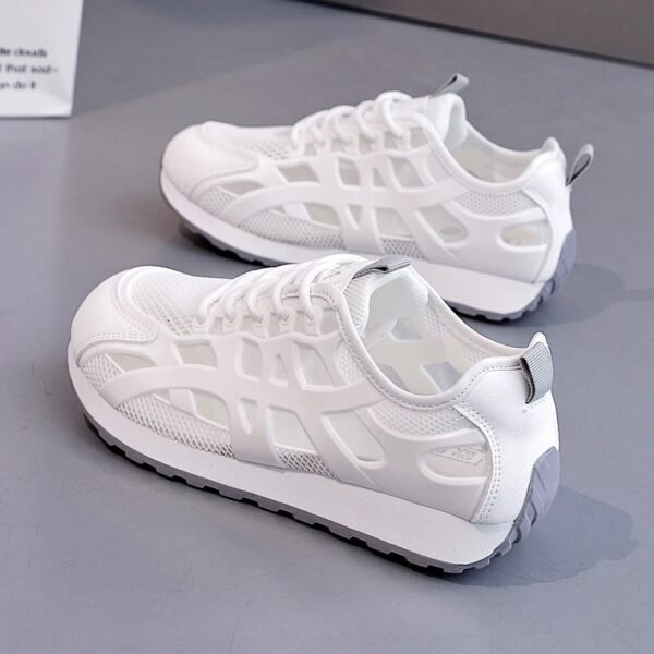 Color / Model: 3525 White / Size: 35