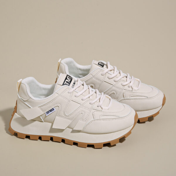 2025 Spring New Breathable White Casual Shoes for Women Korean Style Thick Sole Comfortable Running Sneakers