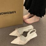2025 Summer New Fashion Pointed Toe Bow Women's Heeled Sandals with Back Strap - Image 4
