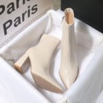 Beige Glossy / 40