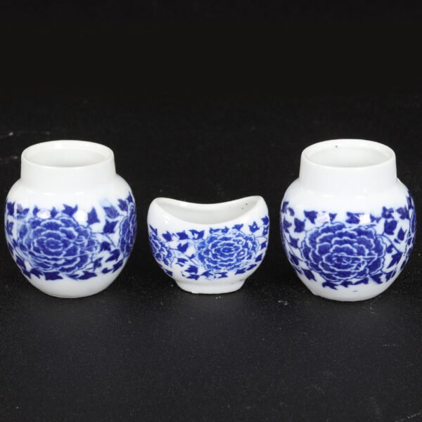 White Background Thrush Blue And White Porcelain Three Bowls
