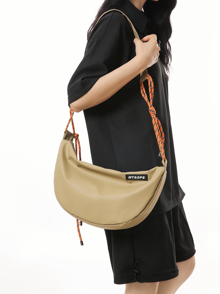 O1CN01Q8VStR2G4eVV4Vdfo_2208538498962-0-cib.jpg Hong Kong Couple Crossbody Bag Solid Color Women's Shoulder Capacity Dumpling - Image 1