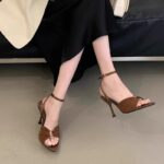 Brown Sandals / 40
