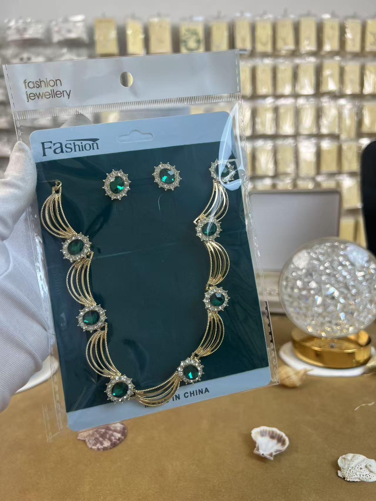 SKN1014-01 Luxury Necklace and Earrings Set Z658 - Image 1