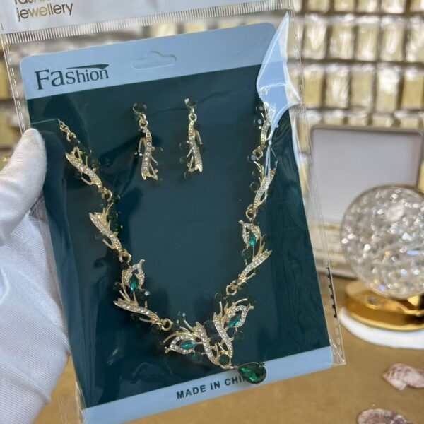 Luxury Necklace and Earrings Set Z663