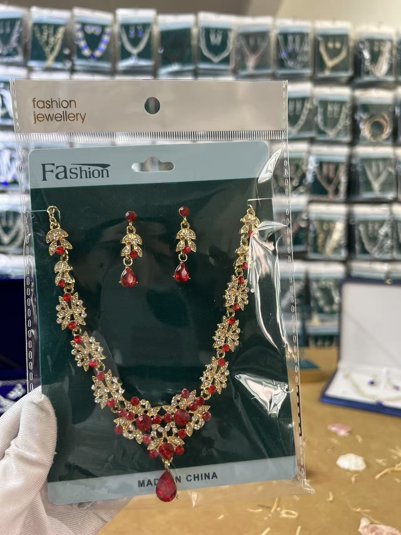 SKN1030-01 Luxury Necklace and Earrings Set Z674 - Image 1