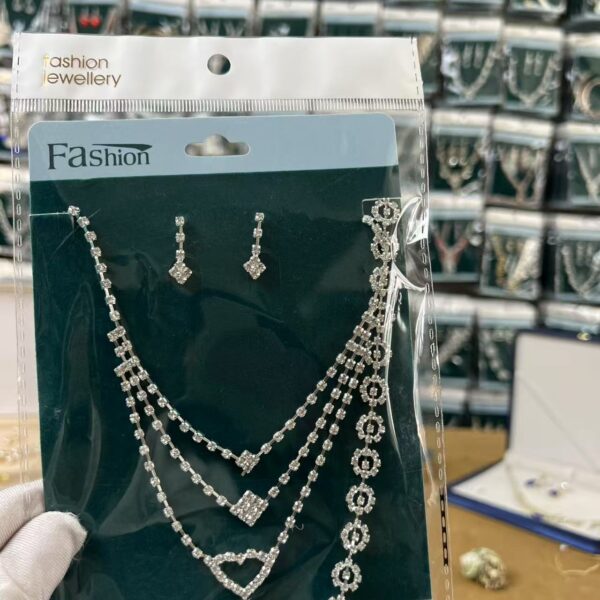 Luxury Necklace, Earrings and Bracelet Set Z709