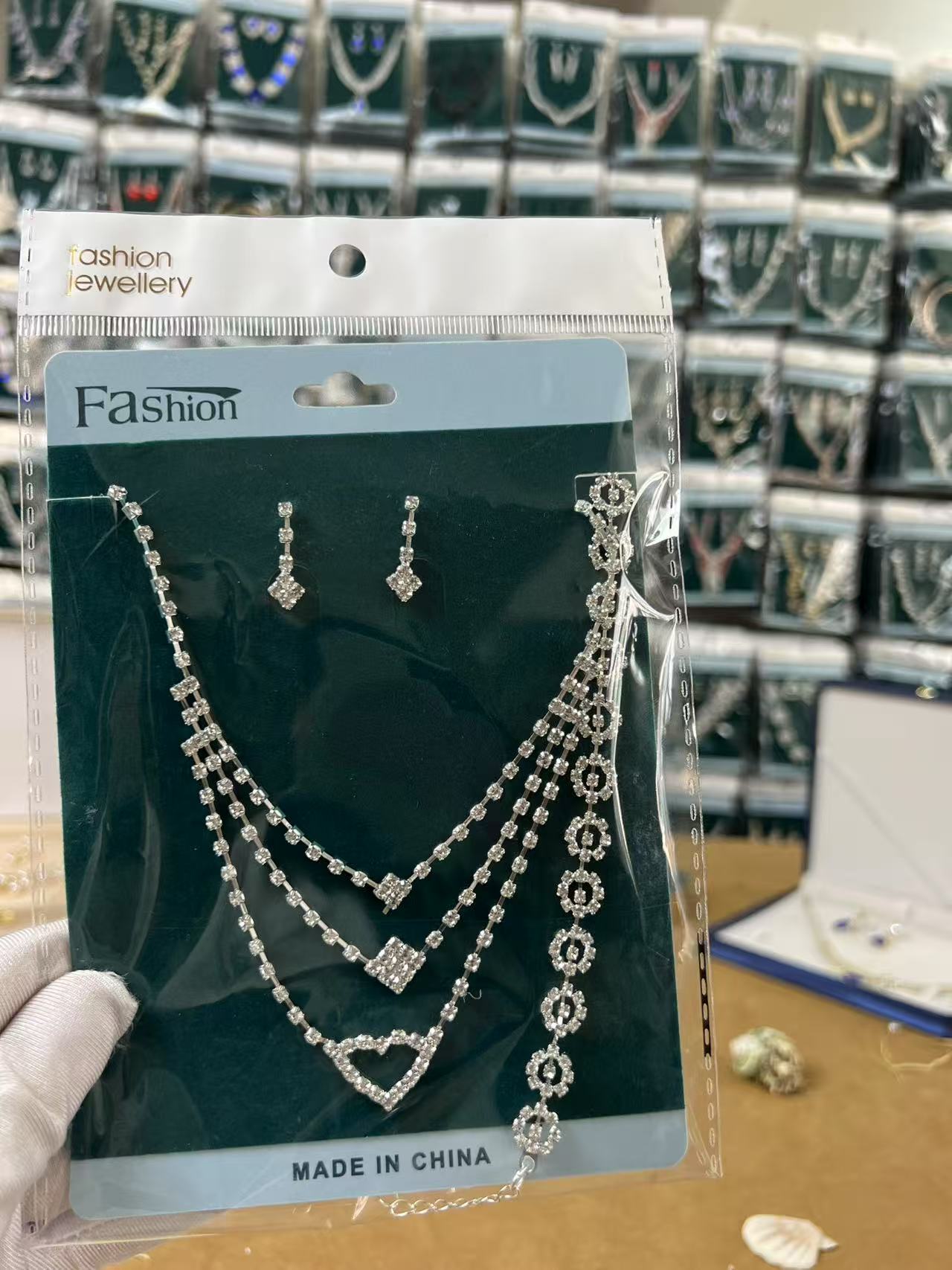 SKN1065-01 Luxury Necklace, Earrings and Bracelet Set Z709 - Image 1