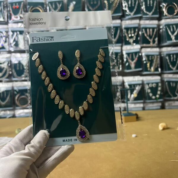 Luxury Necklace and Earrings Set Z749