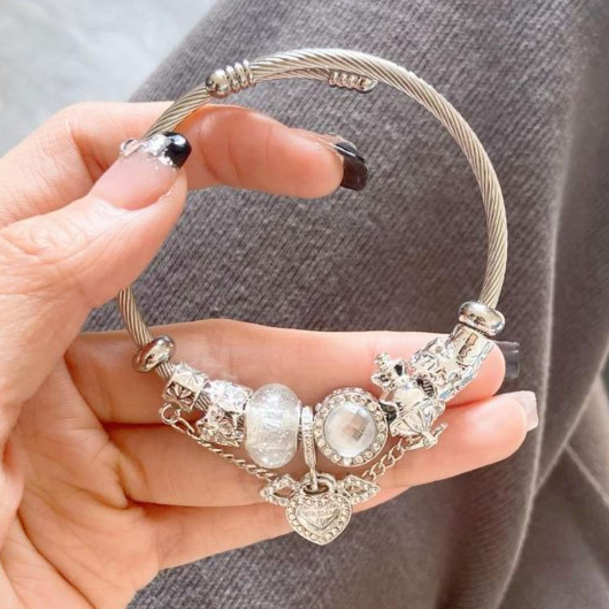 SKN207-01 Charm Bracelet ZT7549 - Image 1
