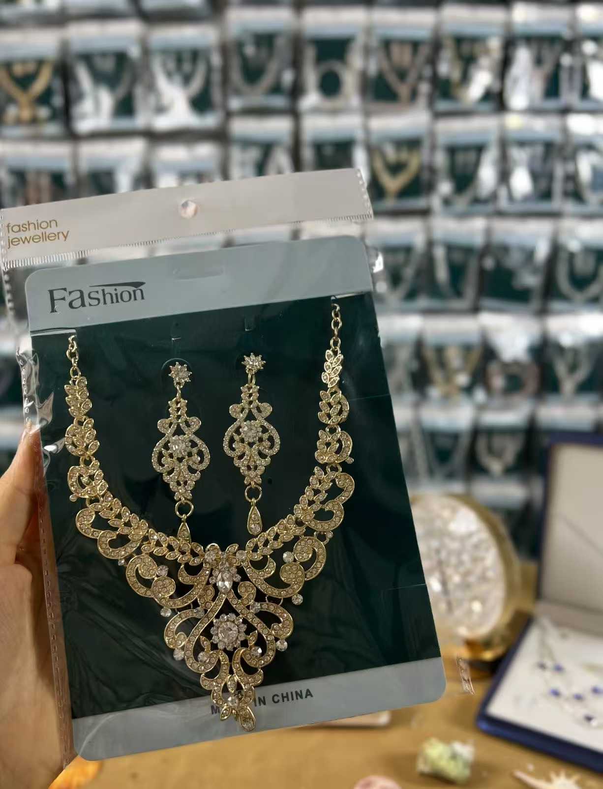 SKN980-01 Luxury Necklace and Earrings Set Z624 - Image 1