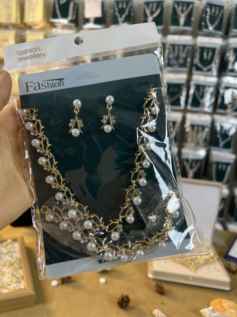 yb-skn958-retry3 Luxury Necklace and Earrings Set Z602 - Image 1