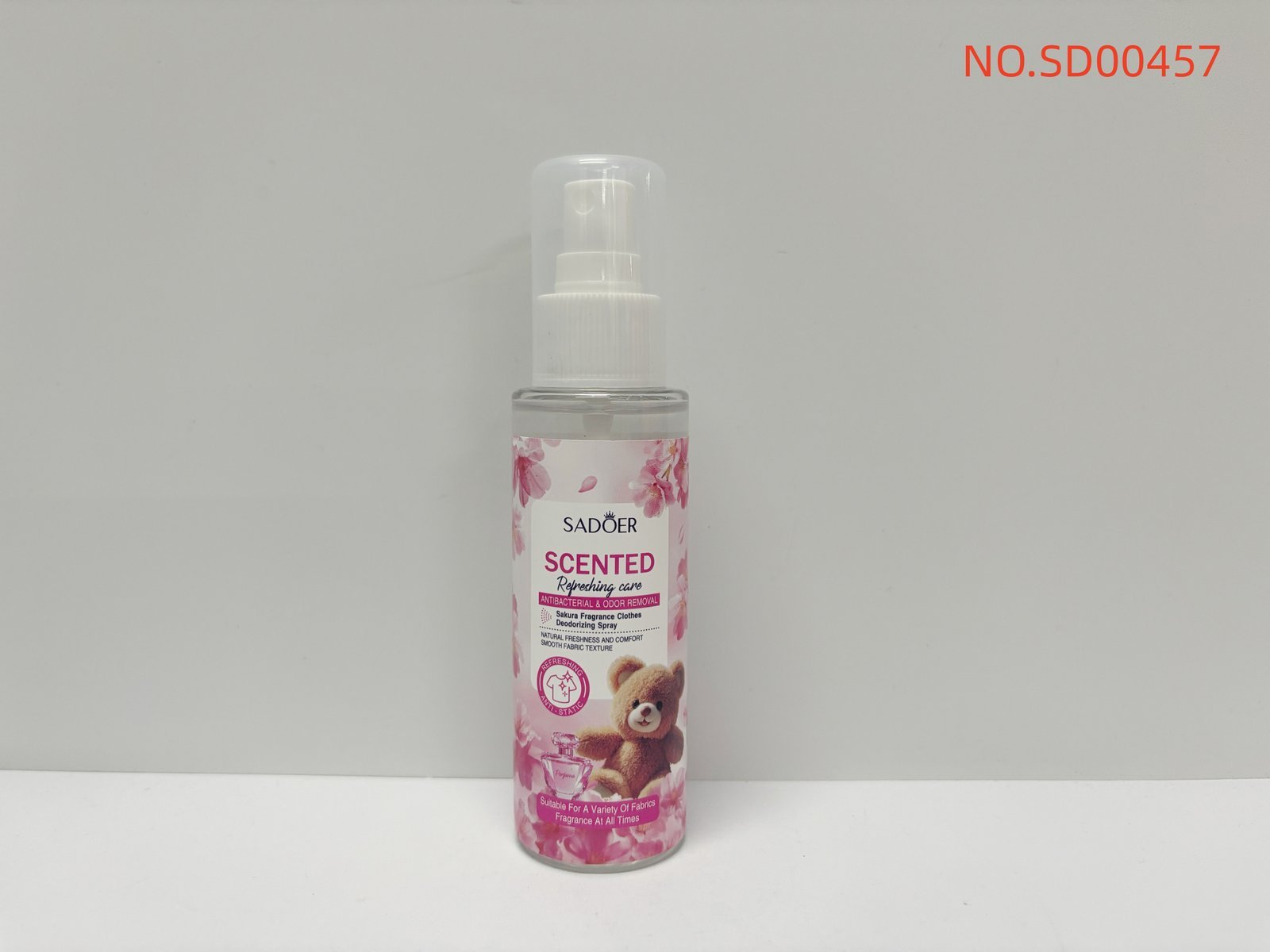 HB4119-sadoer-cherry-blossom-scented-fabric-deodorant-spray-little-bear-sakur-1.jpeg SADOER Cherry Blossom Scented Fabric Deodorant Spray 100ML - Image 1