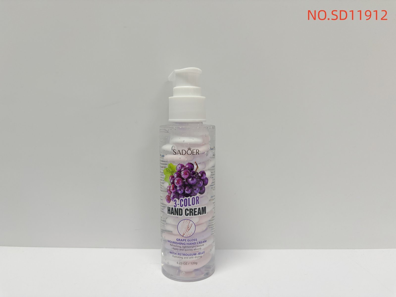 HB4128-sadoer-grape-brightening-moisturizing-hand-cream-foreign-version-120g-1.jpeg SADOER Grape Brightening Moisturizing Hand Cream 120g - Image 1