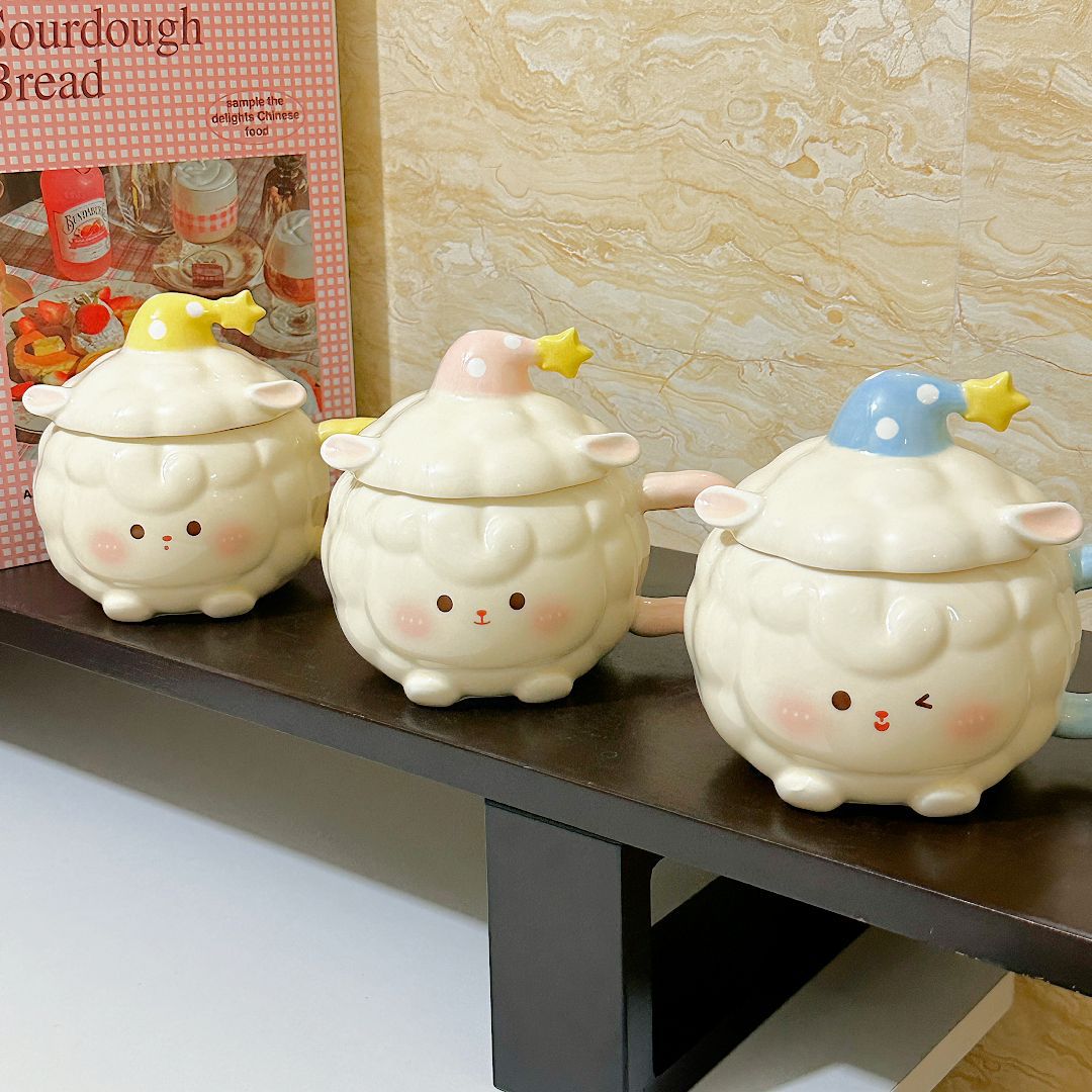 O1CN01HZDScxlR7JF2BxHU_2222571961977-0-cib.jpg Ceramic Mug with Lid - Cute Cartoon Sheep Design, 350ml, Gift Option - Image 1