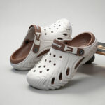 Men's Closed-Toe Thick-Sole Clog Sandals - Image 2