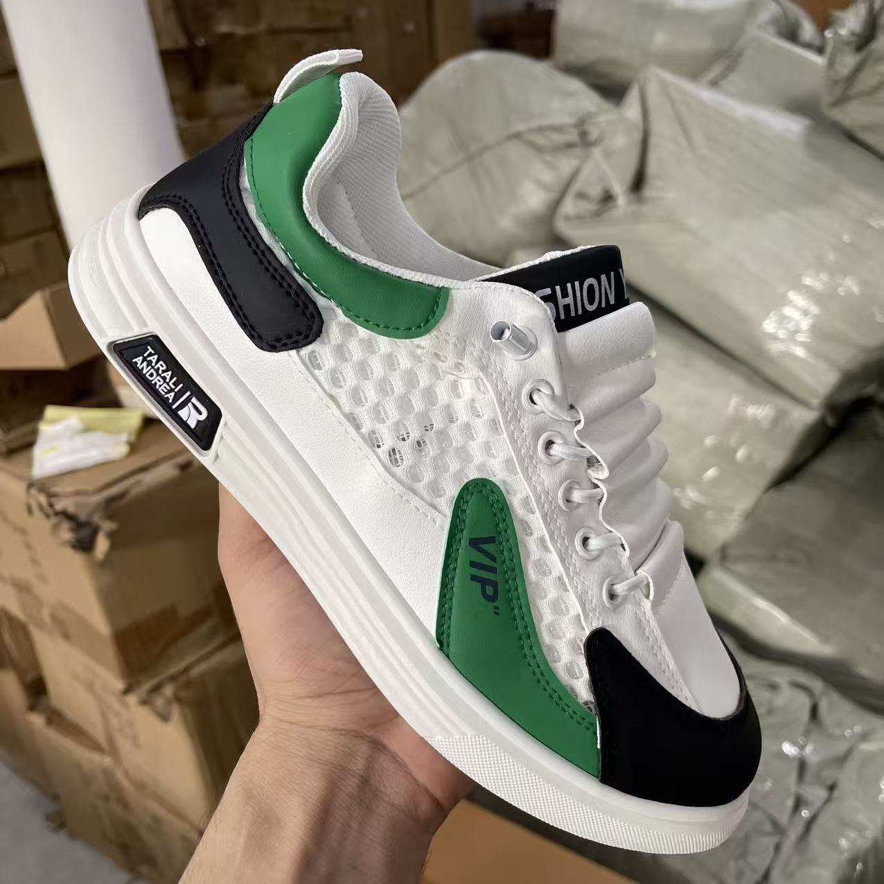R7-mens-casual-mesh-sneakers-green Men's Casual Mesh Sneakers - Sizes 39-44 - Image 1