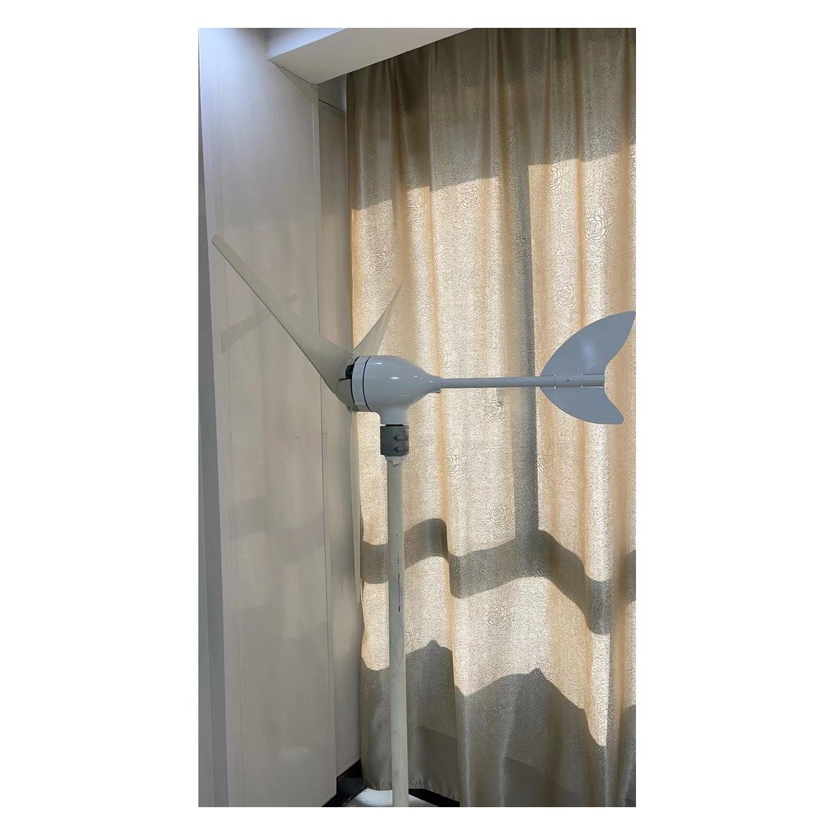 wt-s6-800w-6blades-1.jpg S6 Horizontal Axis Wind Turbine 800W 6 Blades - Image 1