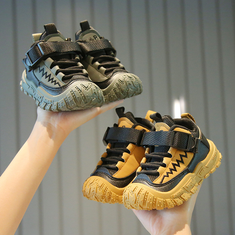 O1CN01FQG7Ha1pBWx8I3NaC_3206505322-0-cib.jpg Kids Outdoor Sneakers Breathable Lightweight - Image 1