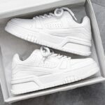 Minimalist Low-Top Platform Skate Sneakers - Image 2
