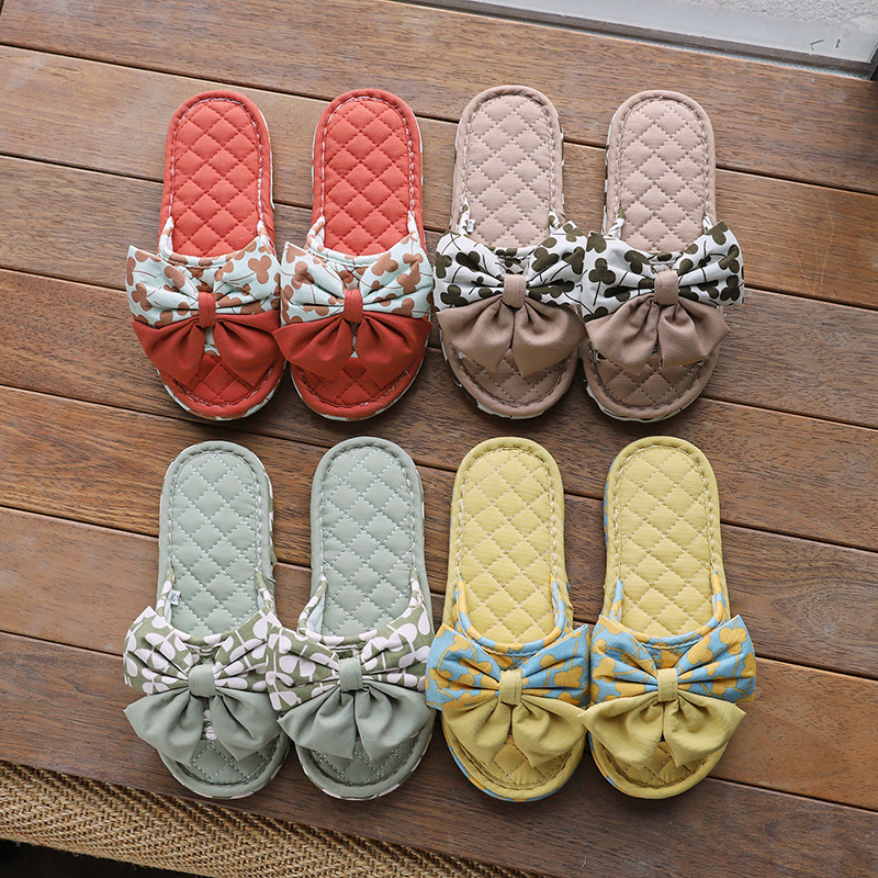 O1CN01kvMsJE25ItDA2emkP_2497567504-0-cib.jpg Handmade Bowknot Non-Slip Indoor Slippers - Image 1