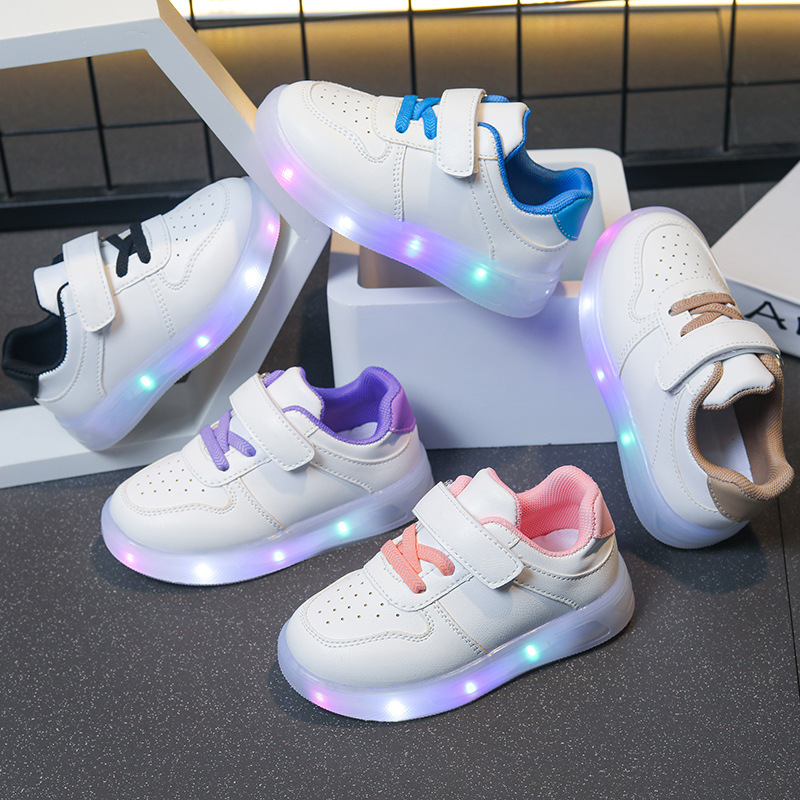 O1CN01u7mYG92GKE4B9o4GO_2512038996-0-cib.jpg Kids LED Light-Up Low-Top Sneakers – Waterproof Casual Shoes - Image 1