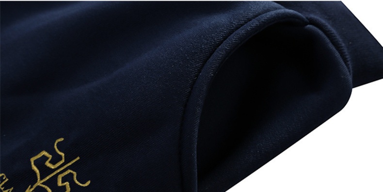 Men winter tracksuit fabric and construction detail 7