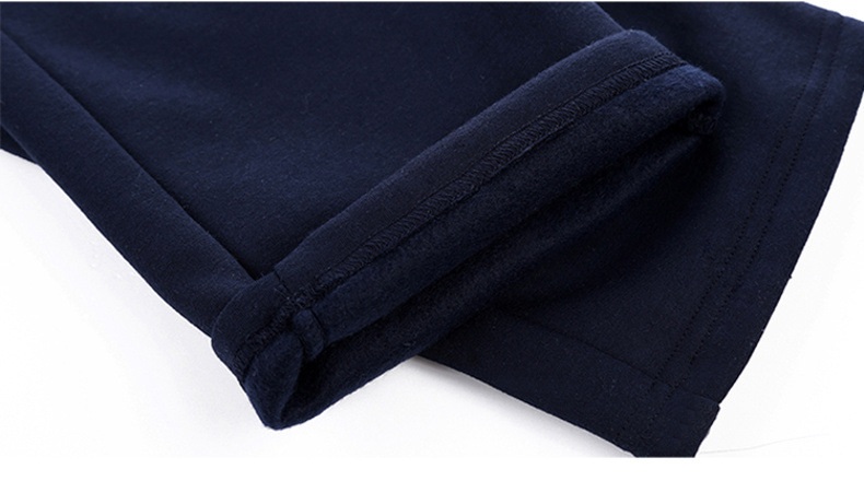 Men winter tracksuit fabric and construction detail 1